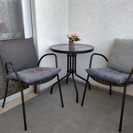 City Center Cute And Comfy Apartment - Ajia Apartments Tirana Exteriör bild