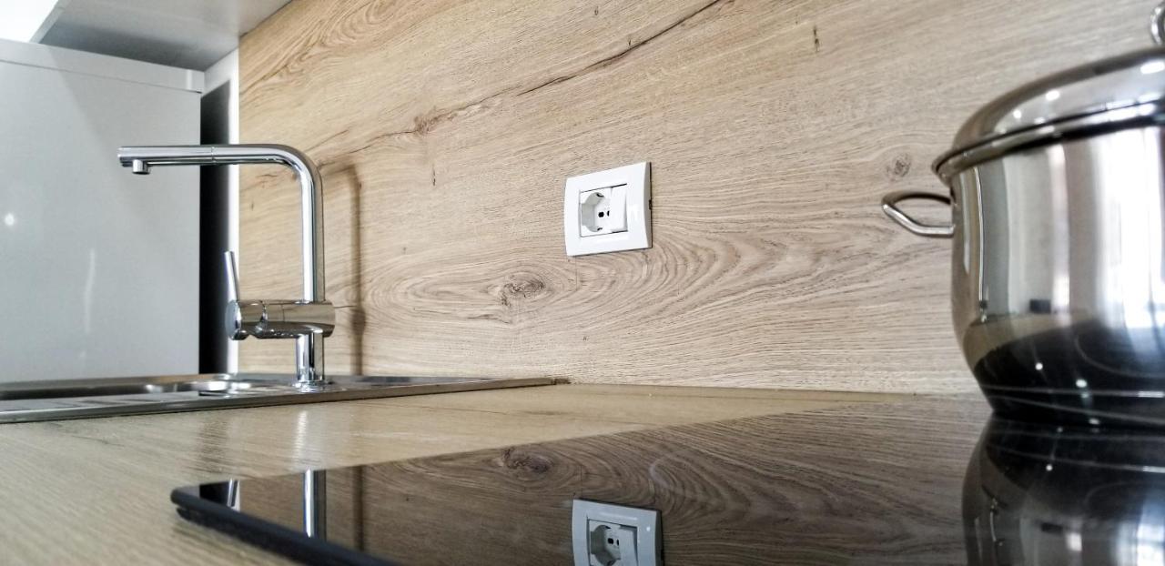 City Center Cute And Comfy Apartment - Ajia Apartments Tirana Exteriör bild