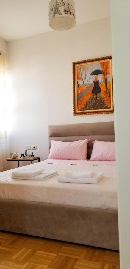 City Center Cute And Comfy Apartment - Ajia Apartments Tirana Exteriör bild