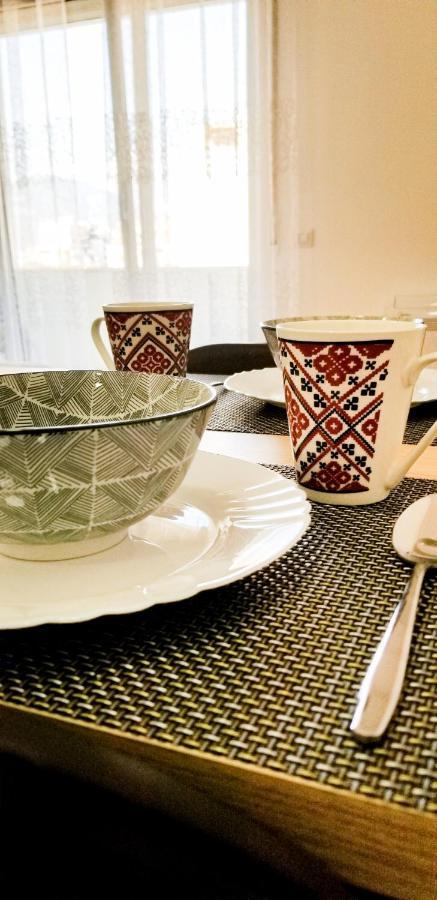 City Center Cute And Comfy Apartment - Ajia Apartments Tirana Exteriör bild