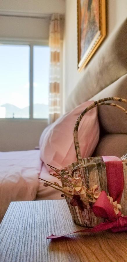 City Center Cute And Comfy Apartment - Ajia Apartments Tirana Exteriör bild