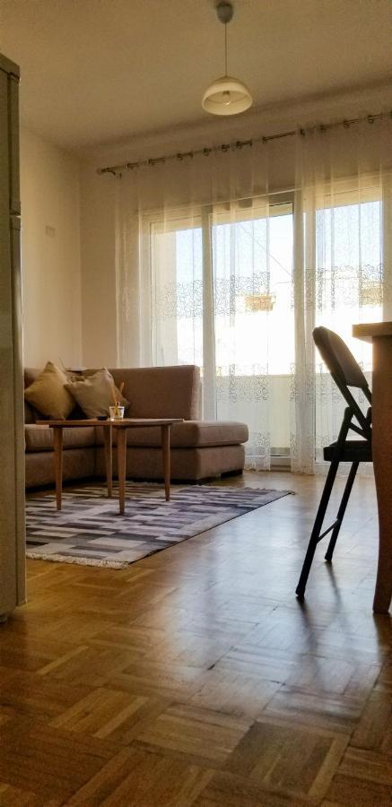 City Center Cute And Comfy Apartment - Ajia Apartments Tirana Exteriör bild