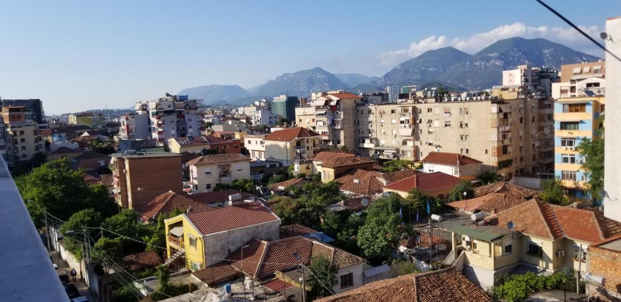 City Center Cute And Comfy Apartment - Ajia Apartments Tirana Exteriör bild
