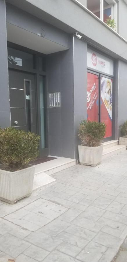 City Center Cute And Comfy Apartment - Ajia Apartments Tirana Exteriör bild